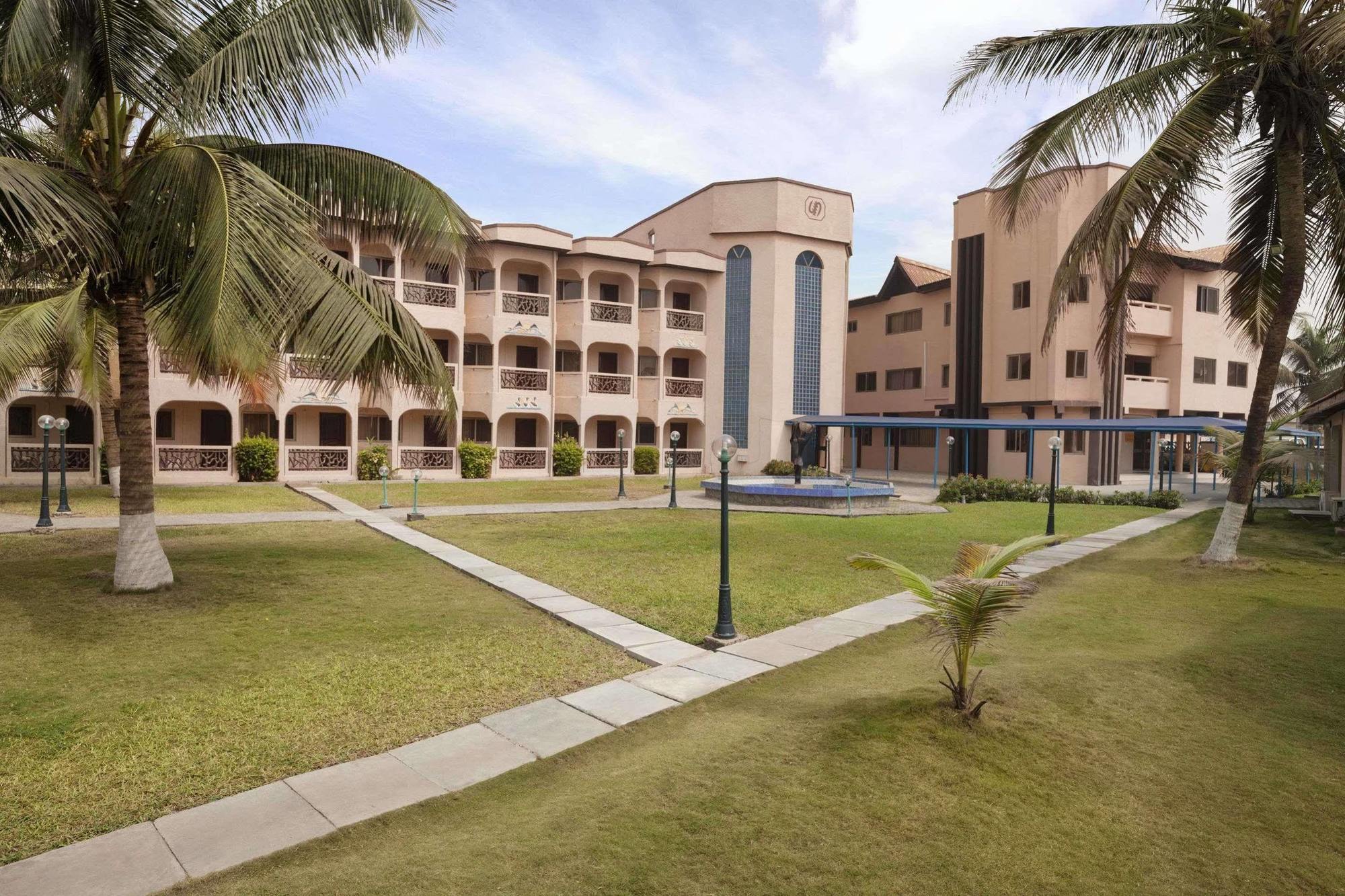 Ramada Resort Accra Acra Exterior foto